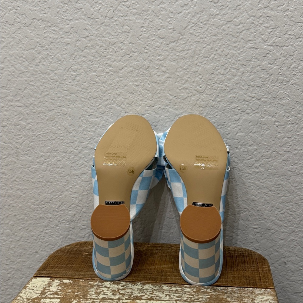 Gianni Bini Checkered Blue White Heel Sandals Size 7.5 - Picture 6 of 7
